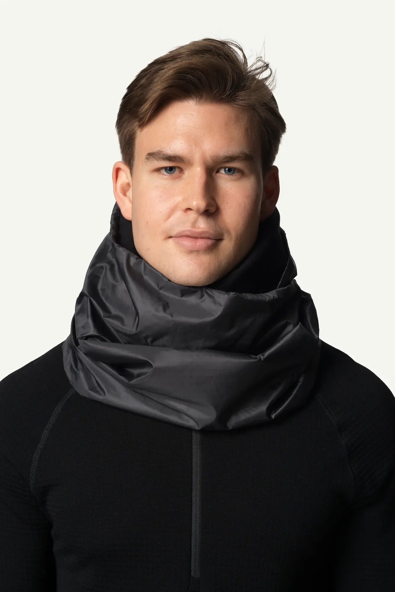 houdini-double-loop-schlauchschal-primaloft-true-black-warm image 3
