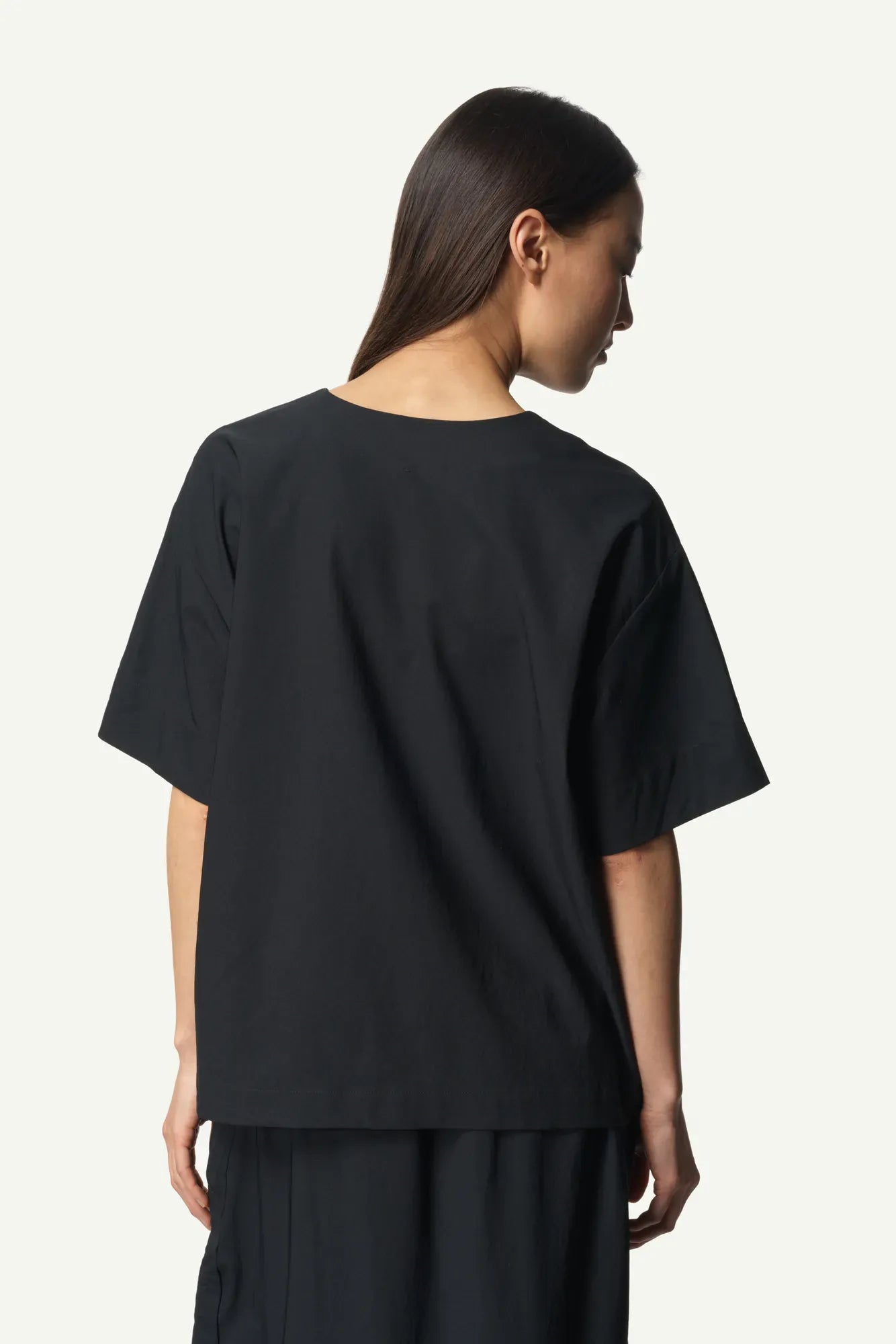 houdini-cosmo-top-ii-w-s-outdoor-shirt-damen-true-black image 6