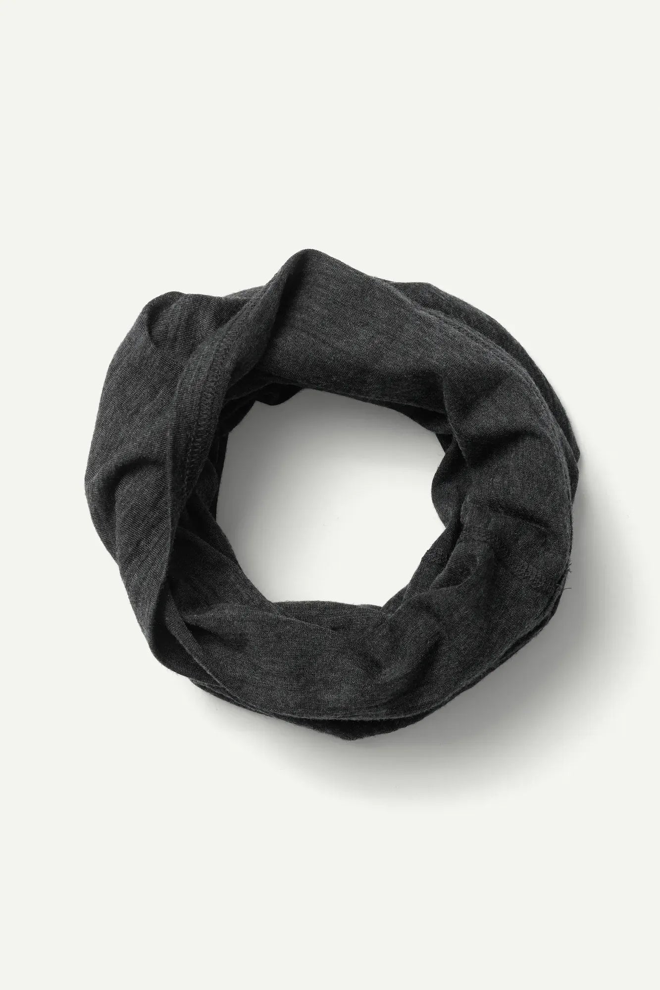 houdini-activist-neck-gaiter-schlauchschal-true-black-merinowolle image 5