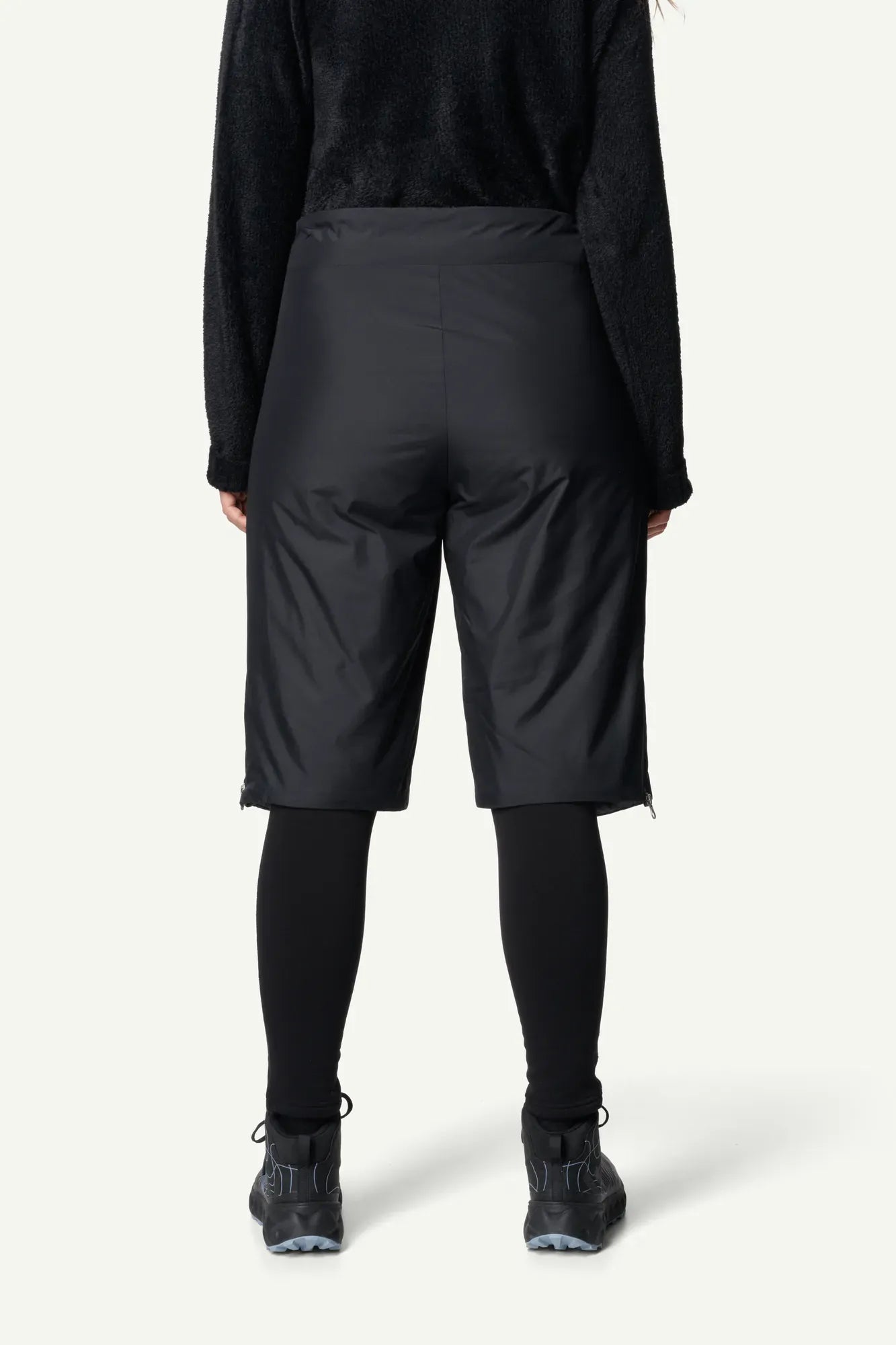 houdini-dunfri-shorts-damen-true-black-primaloft image 6