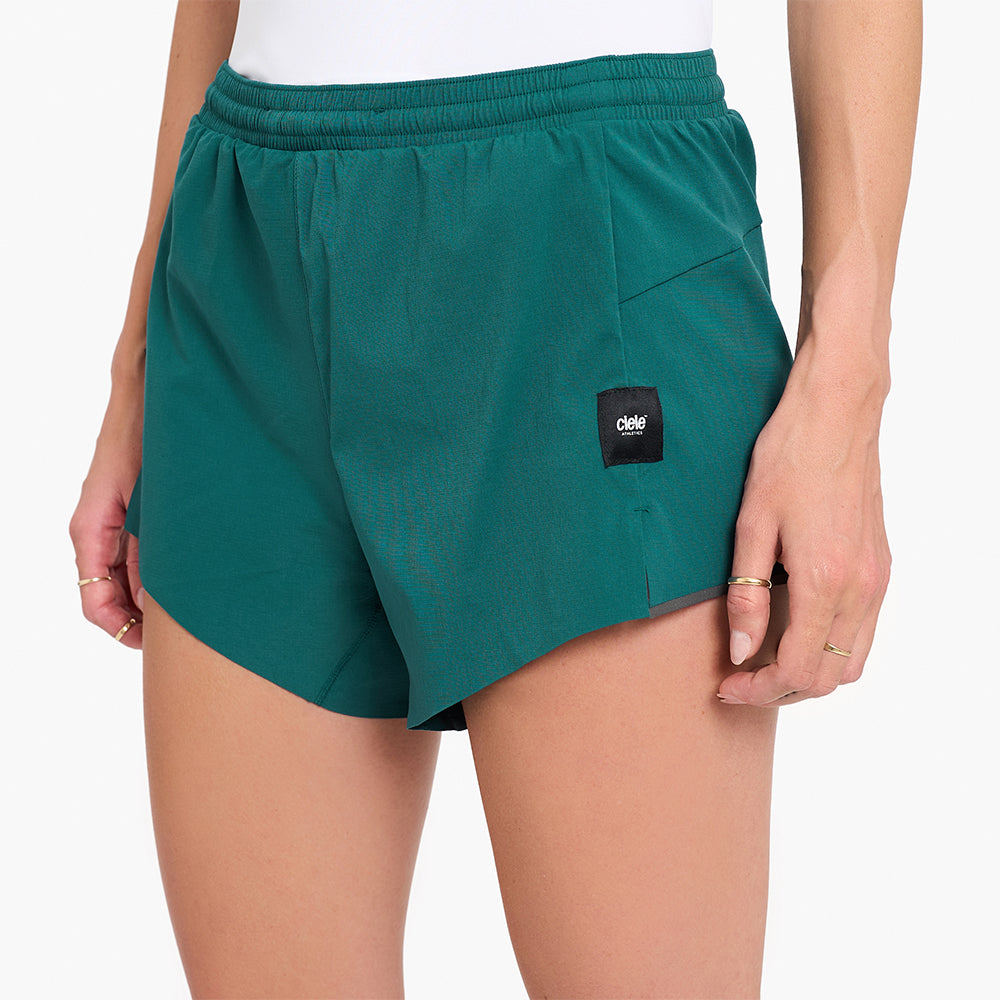 ciele-atshort-4-damen-laufshorts-dark-harbor-schwimmen image 2