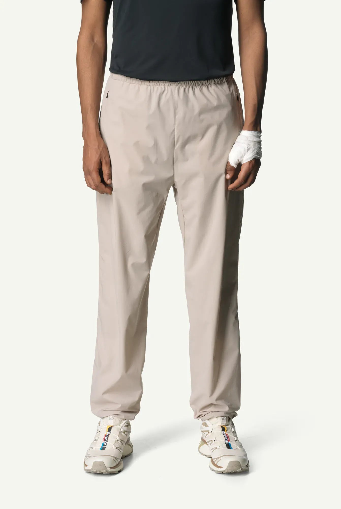houdini-pace-light-shorts-herren-sandstorm-leicht image 4