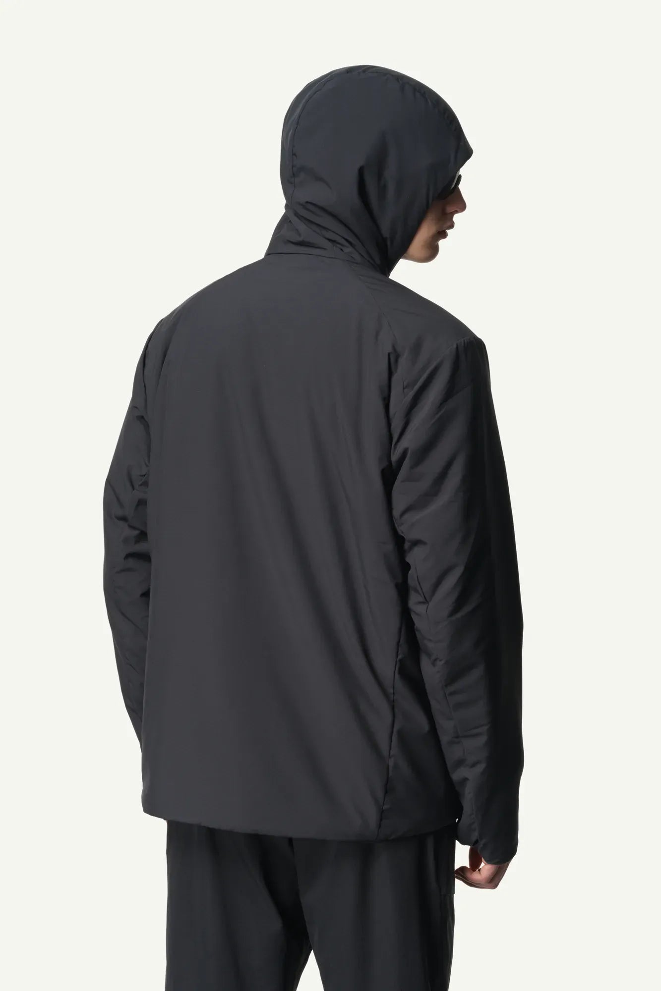 houdini-m-s-tech-insulation-houdi-herren-jacke-true-black image 8