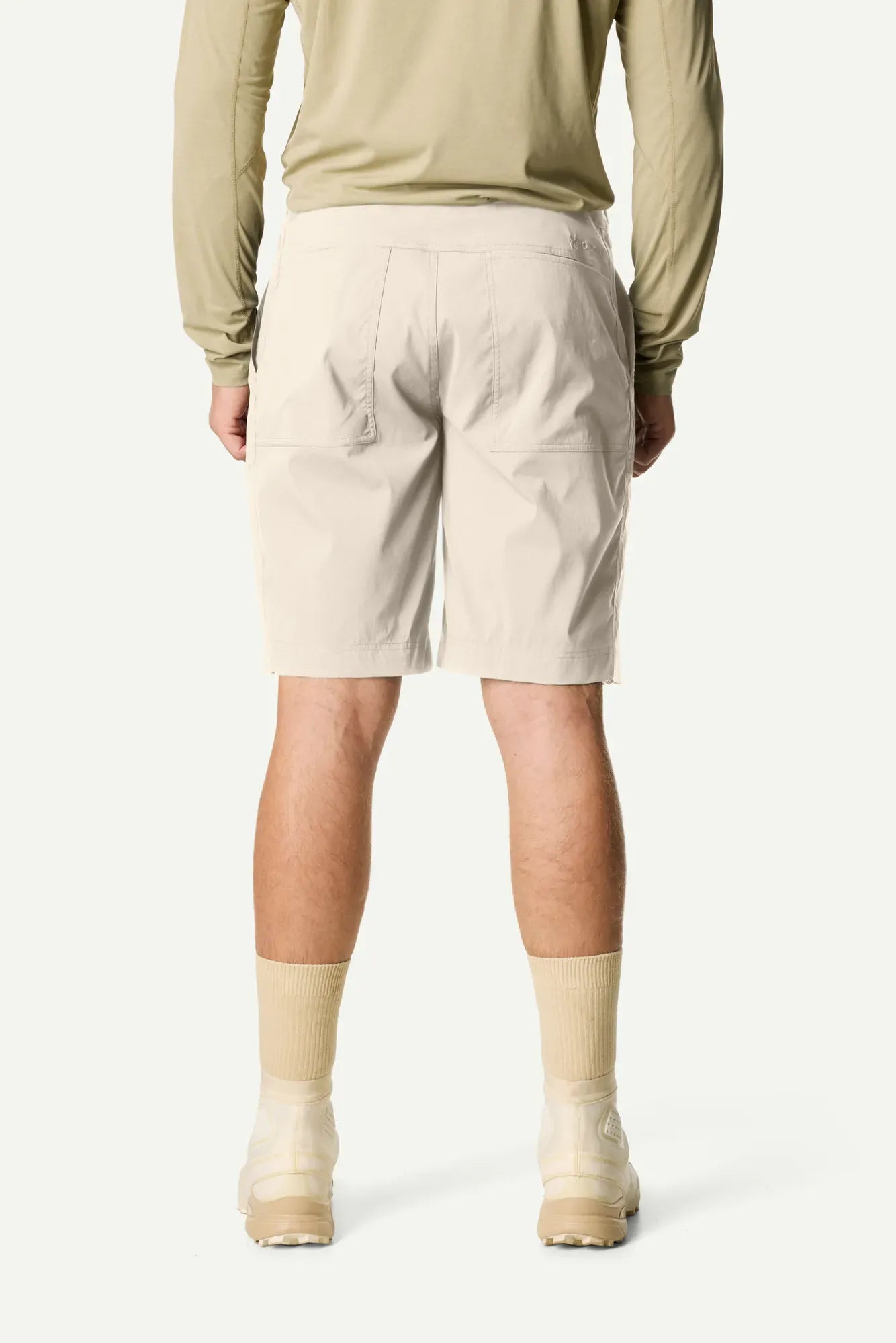 houdini-liquid-chore-shorts-herren-true-black-recycelt image 6