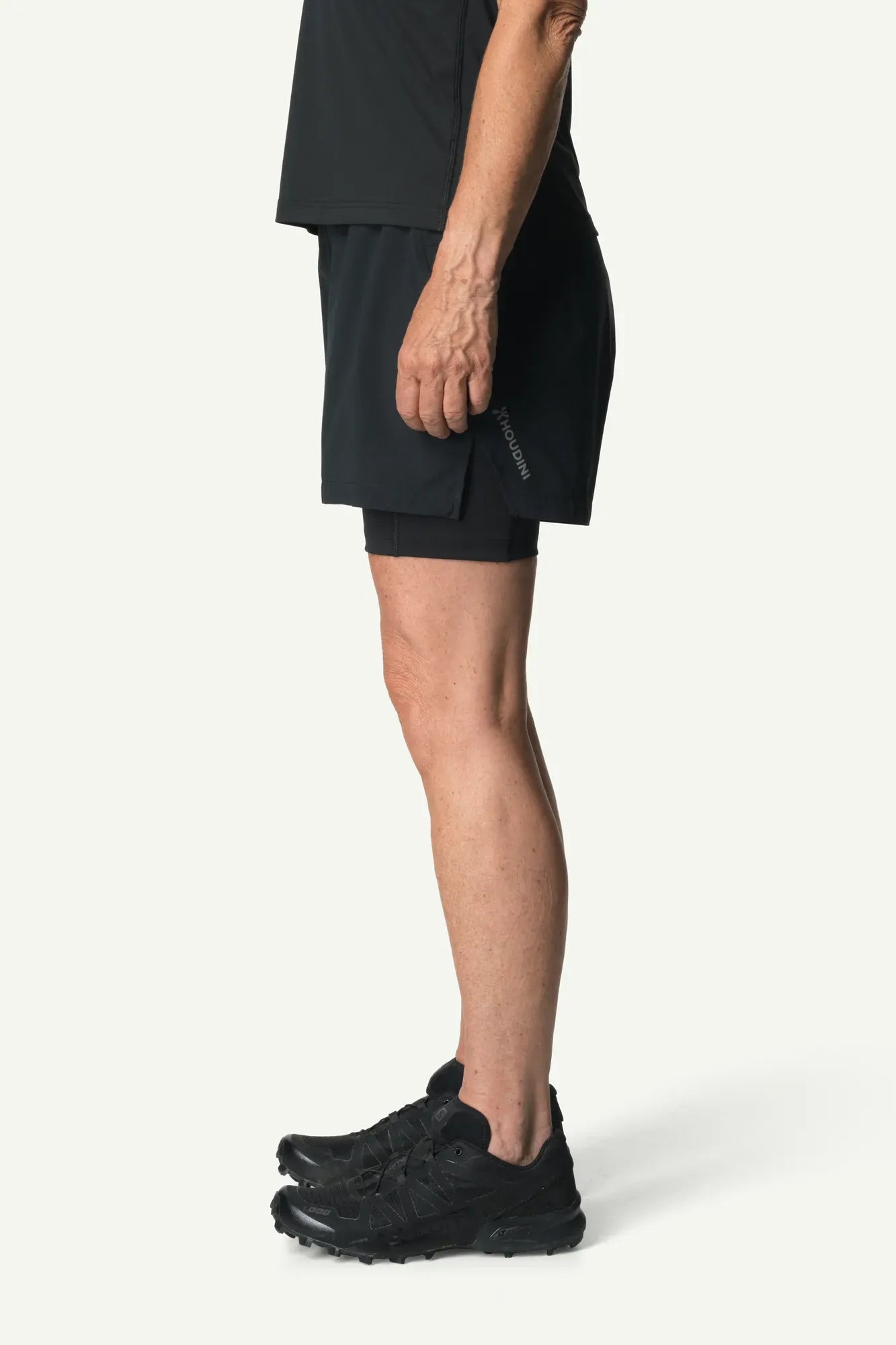 houdini-pace-trail-shorts-w-s-laufshorts-damen-true-black image 5
