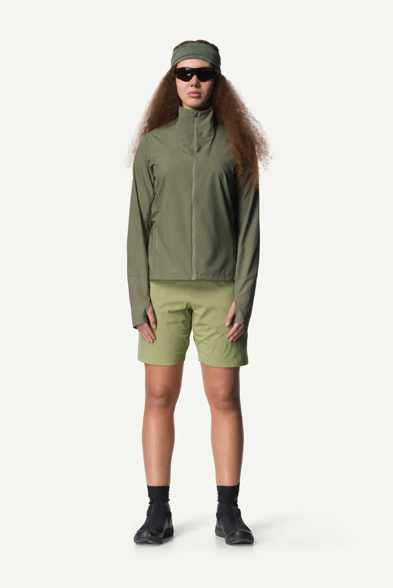 houdini-pace-wind-jacket-damen-sage-green-winddicht image 2