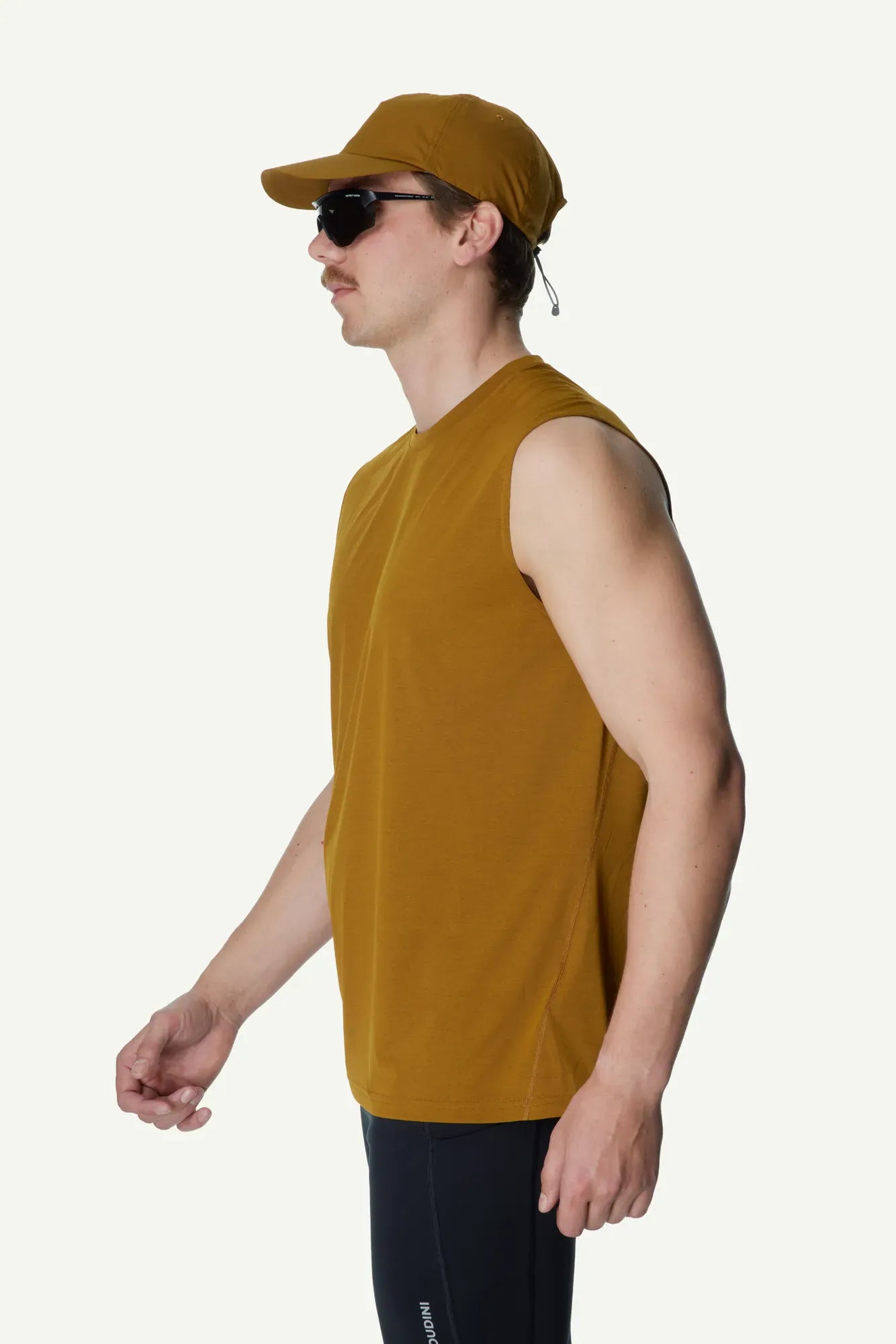 houdini-pace-air-tank-herren-tank-top-true-black-polyester image 5