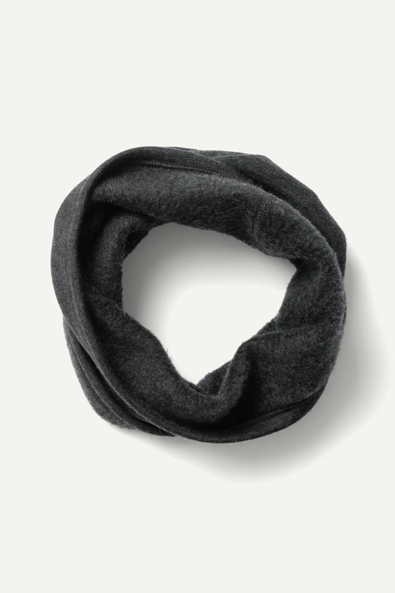 houdini-alto-alto-neck-gaiter-halstuch-true-black-merinowolle image 4