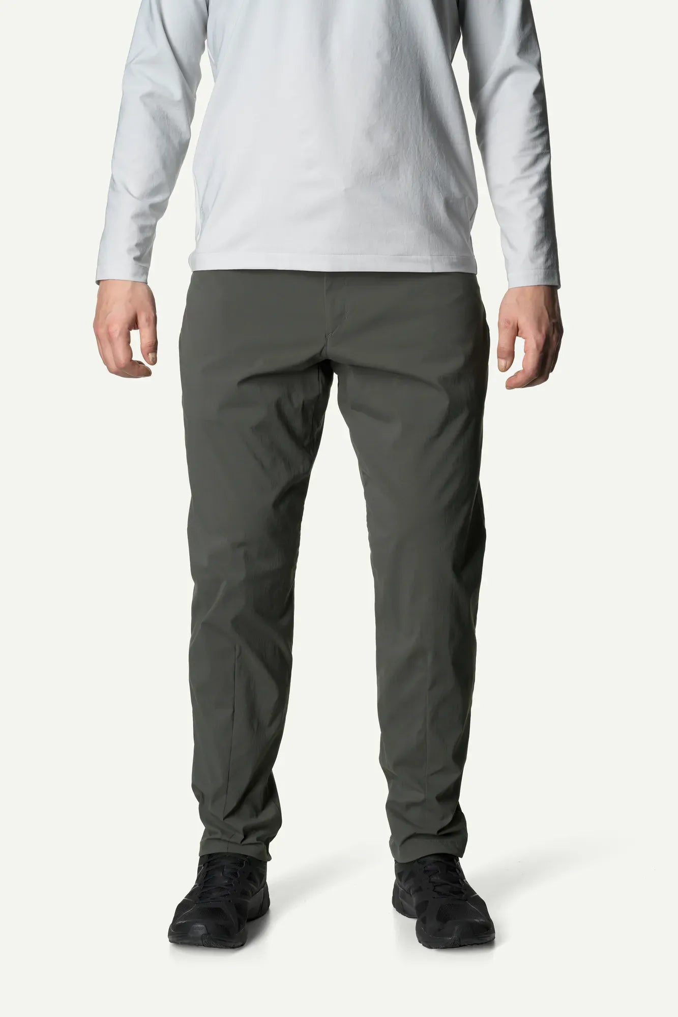 houdini-wadi-pants-herren-sommerhose-baremark-green-leicht image 1