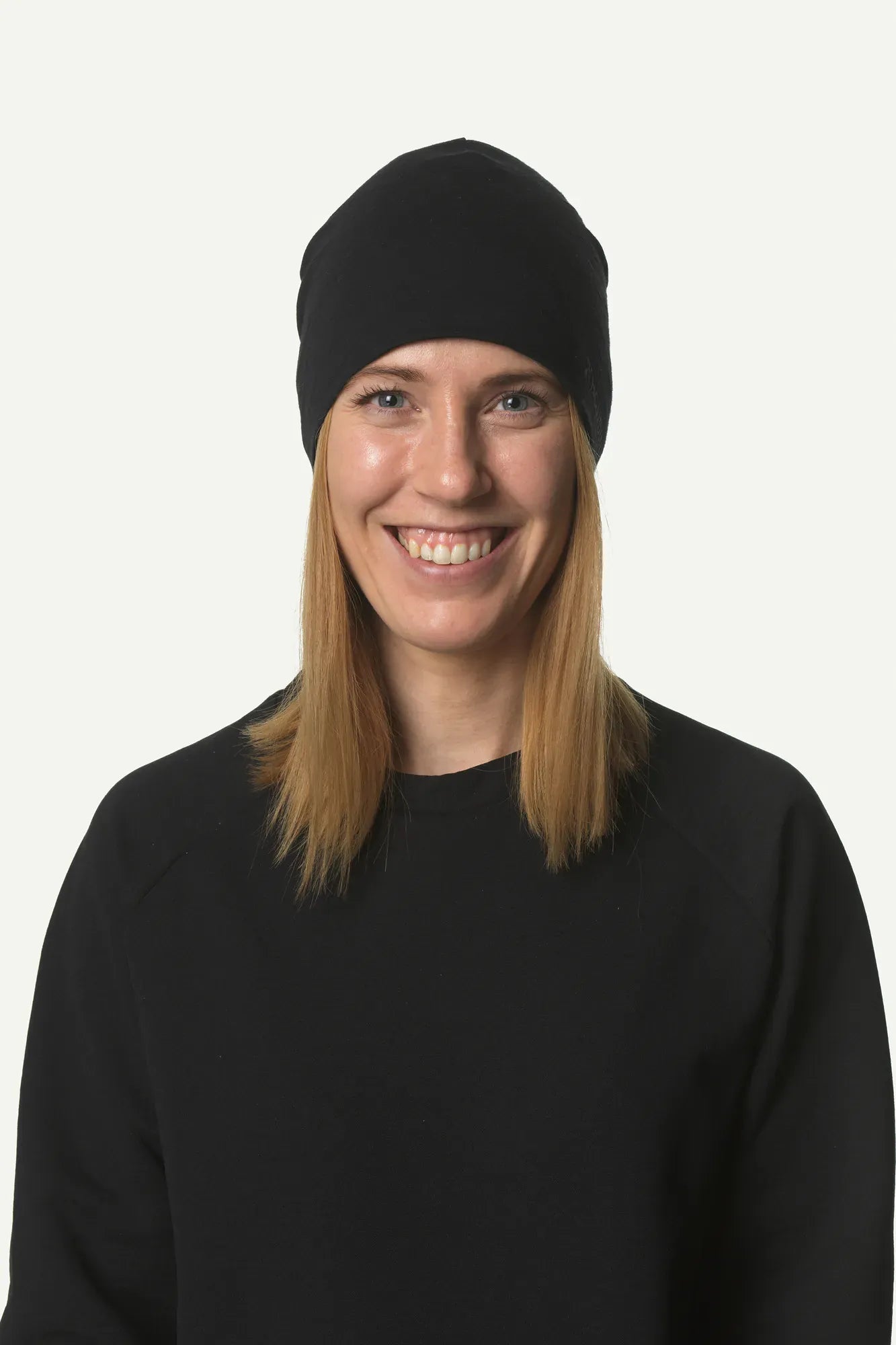 houdini-desoli-hat-m-tze-true-black-merinowolle image 3