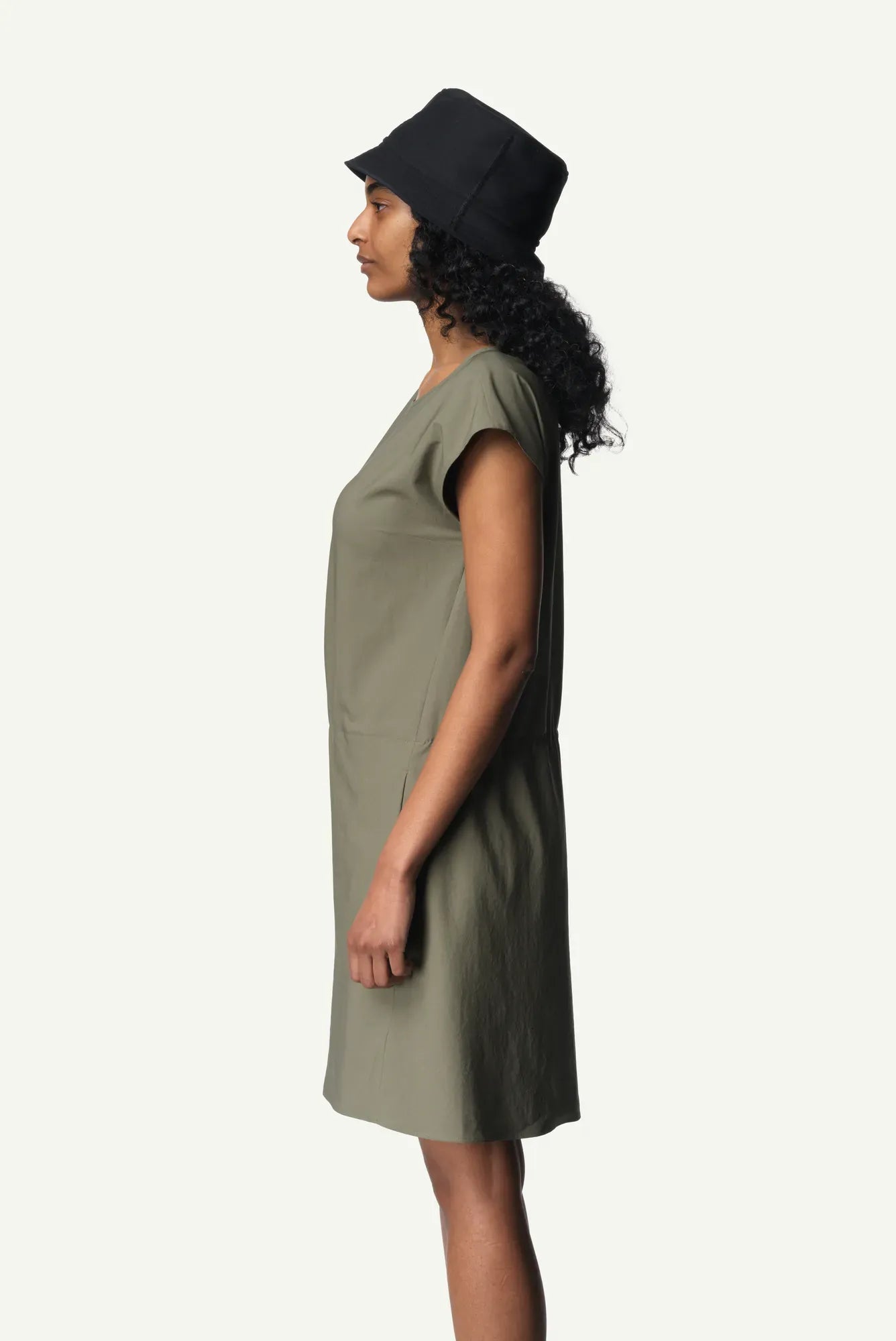 houdini-dawn-dress-sommerkleid-damen-sage-green-leicht image 5