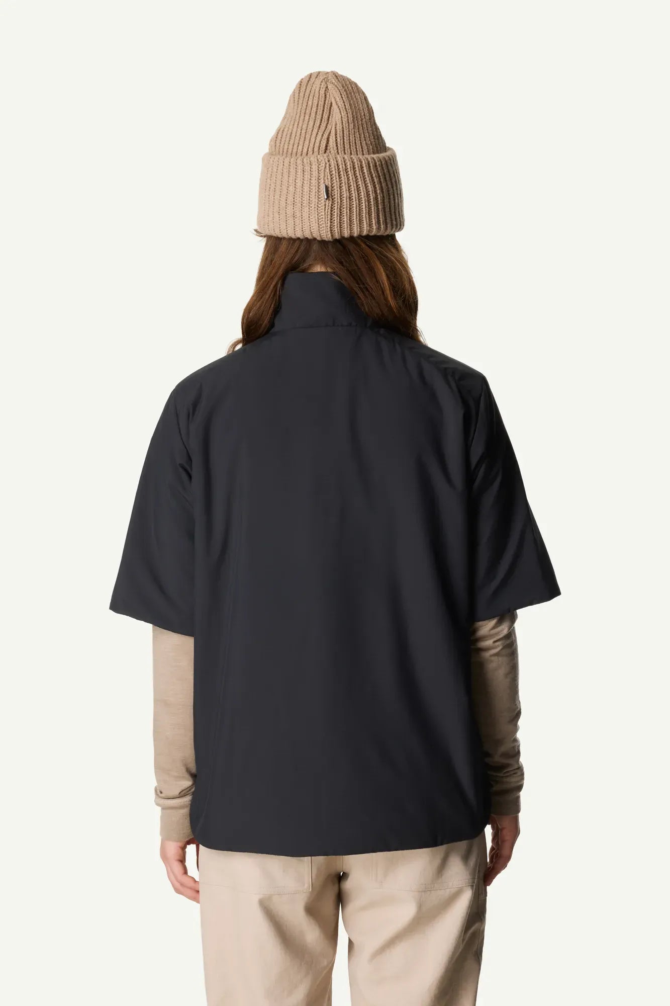 houdini-enfold-tee-t-shirt-isolation-primaloft-true-black image 6