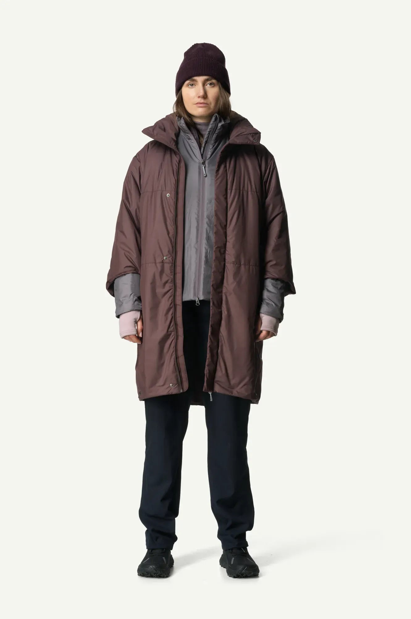 houdini-puff-up-the-cloud-jacke-rock-black-primaloft-isoliert image 5