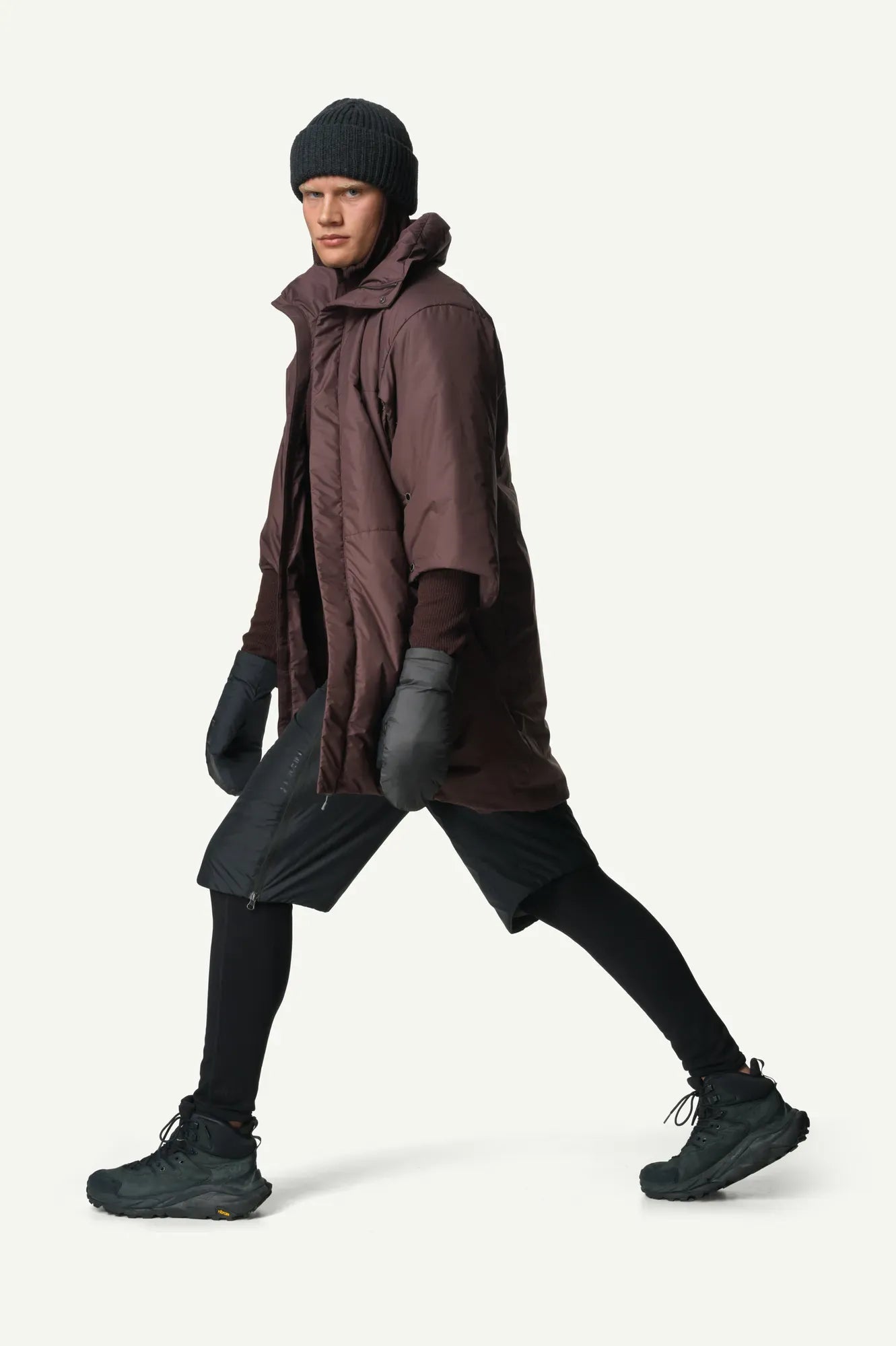 houdini-puff-up-the-cloud-jacke-rock-black-primaloft-isoliert image 2