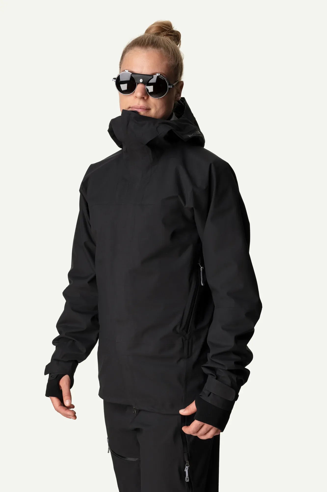 houdini-bff-jacket-damen-regenjacke-true-black-wasserdicht image 5