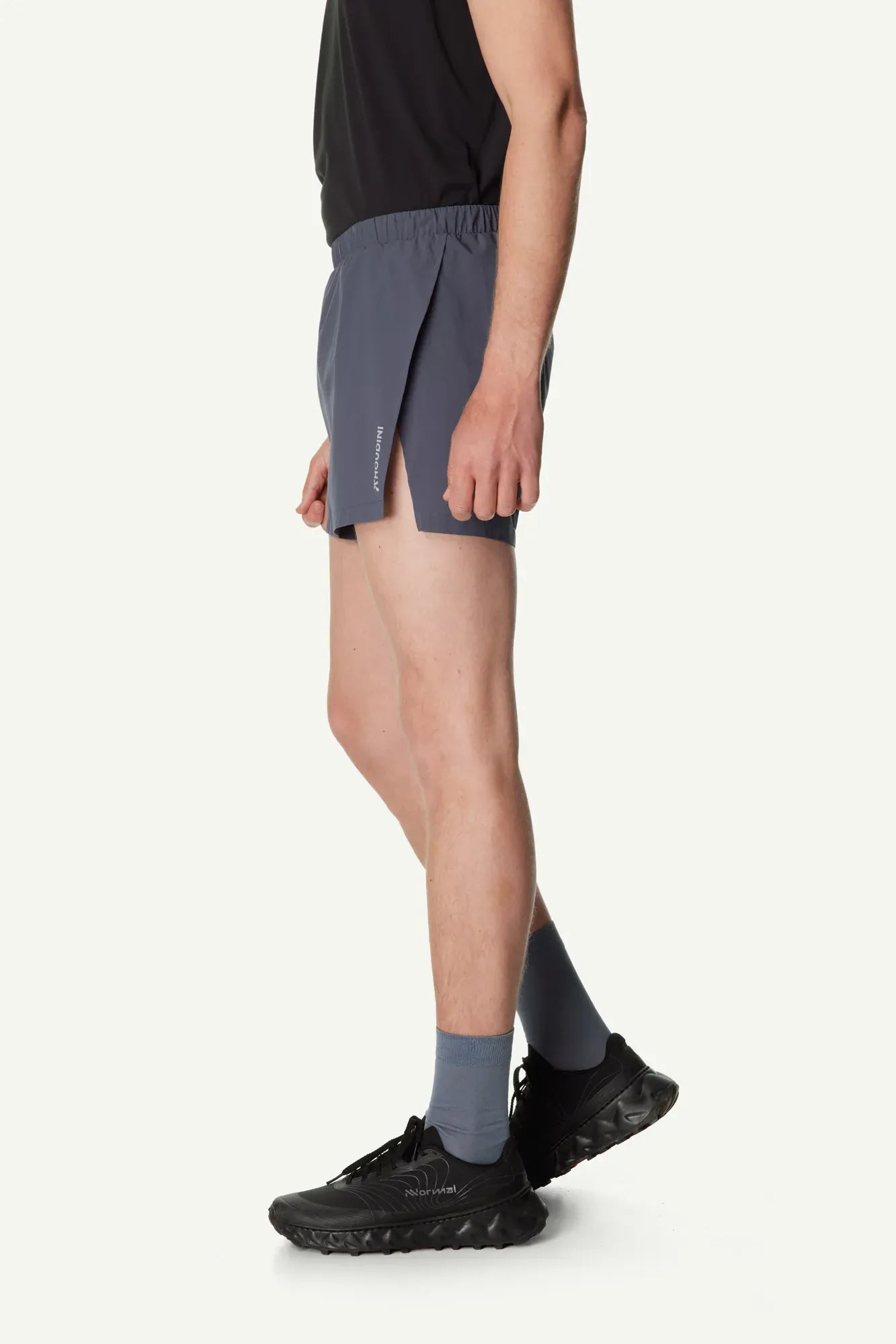 houdini-pace-m-s-split-shorts-herren-true-black-ultraleicht image 8