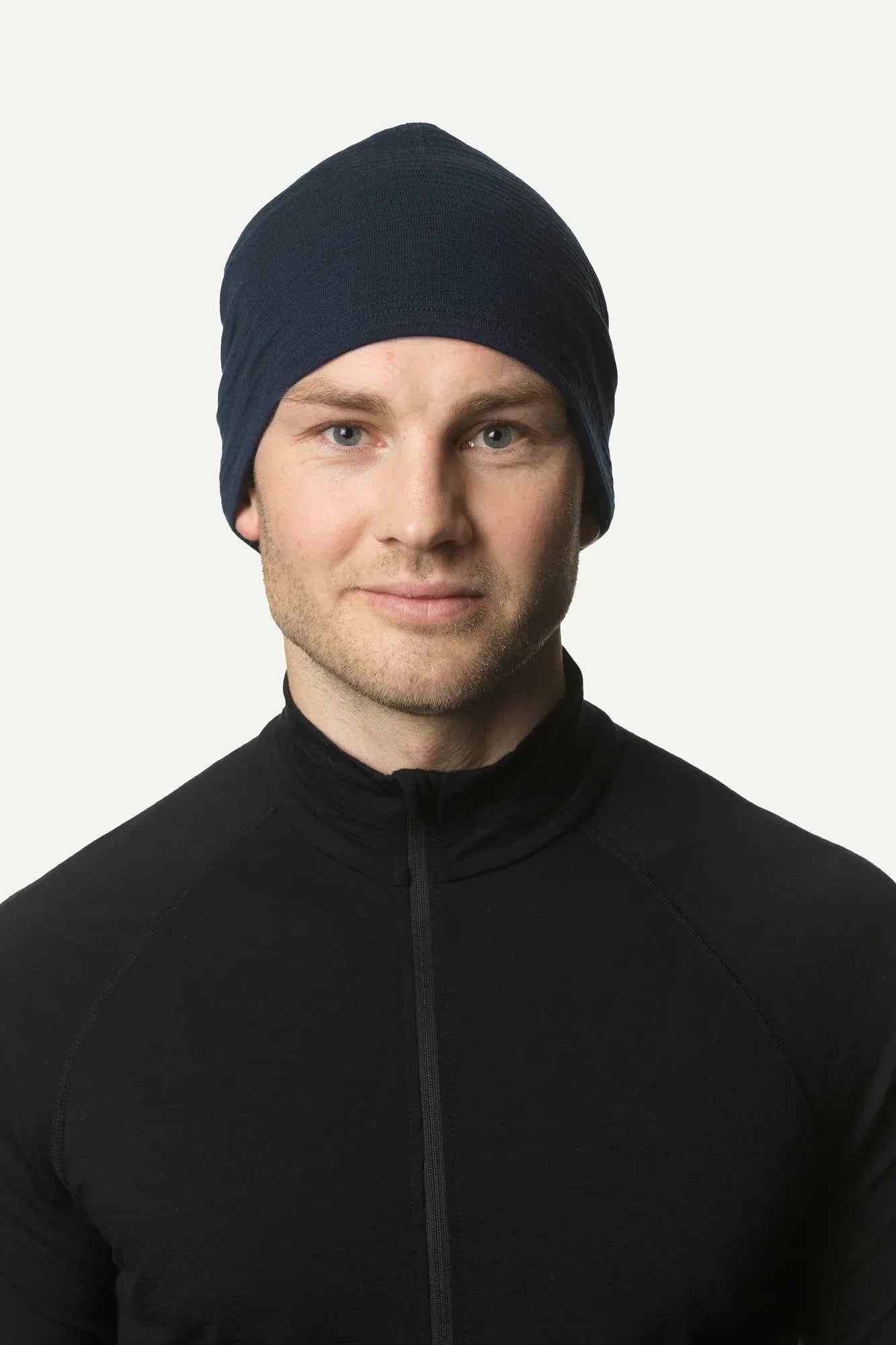 houdini-desoli-thermal-hat-merino-m-tze-true-black image 1