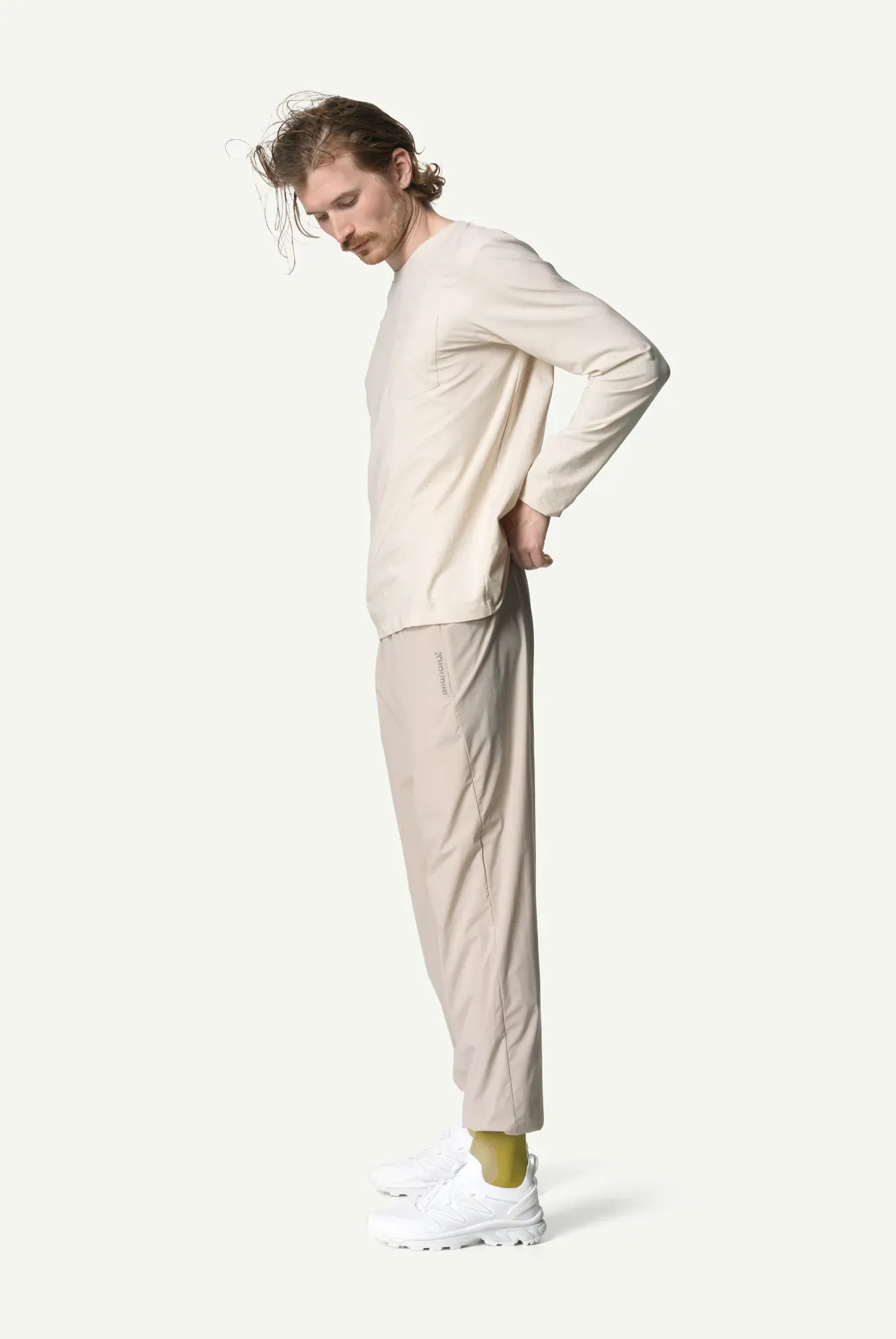 houdini-pace-light-pants-herren-sporthose-sandstorm-leicht image 3