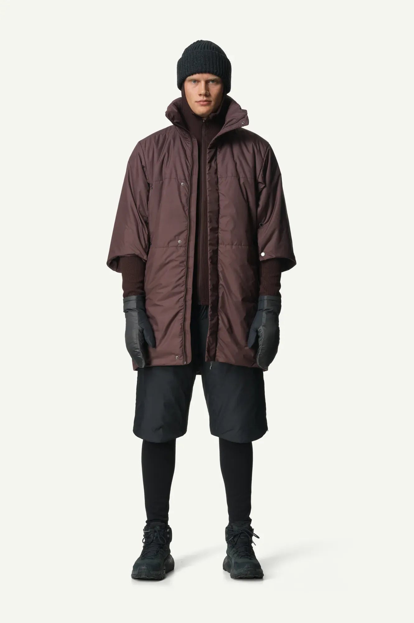 houdini-puff-up-the-cloud-jacke-rock-black-primaloft-isoliert image 1