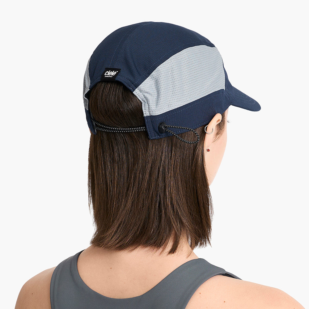 ciele-fstcap-sc-field-iconic-bar-laufcap-deepspace image 4