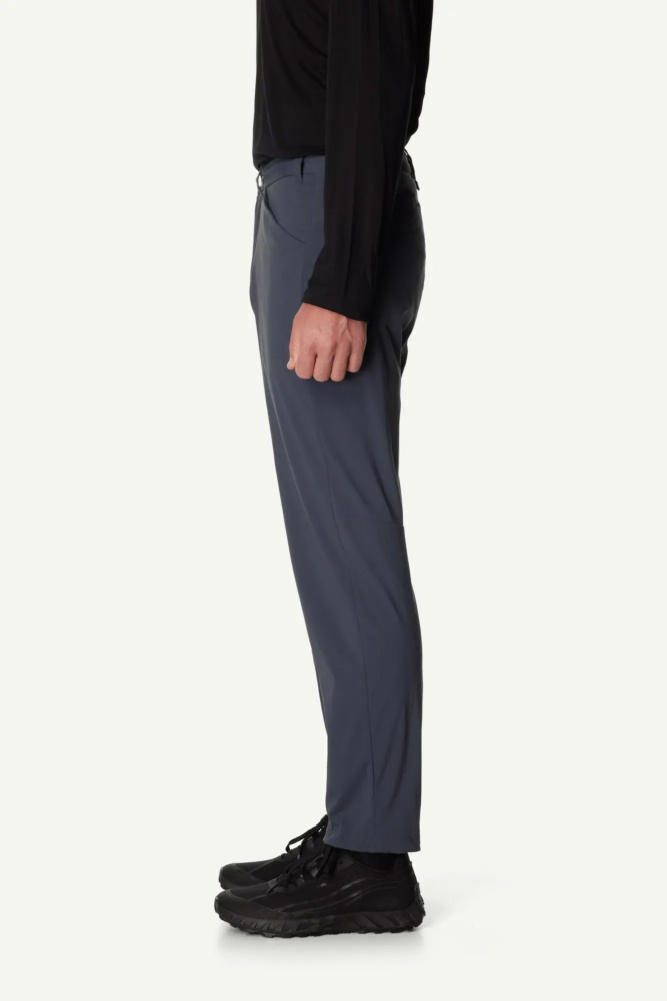 houdini-wadi-pants-herren-sommerhose-baremark-green-leicht image 5