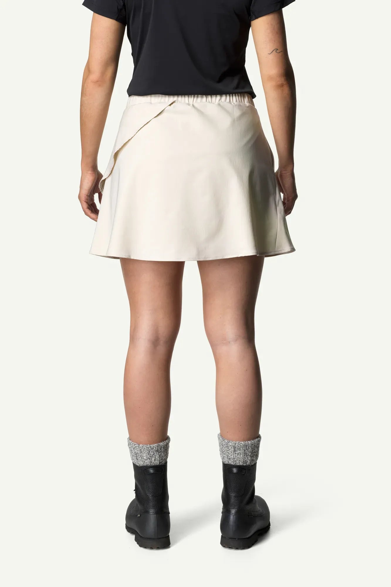 houdini-w-s-skort-damen-hosenrock-true-black-recycelt image 4