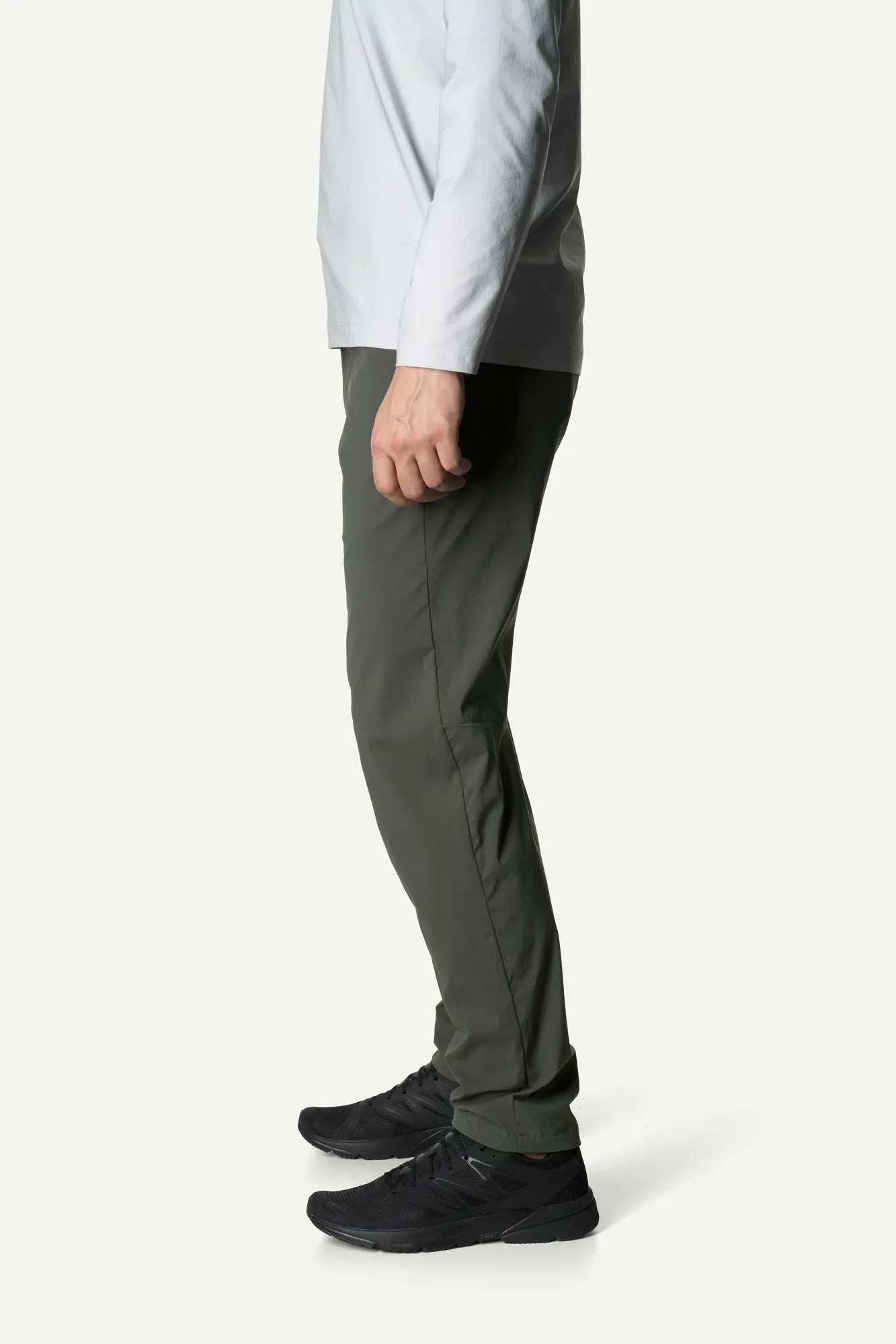 houdini-wadi-pants-herren-sommerhose-baremark-green-leicht image 2