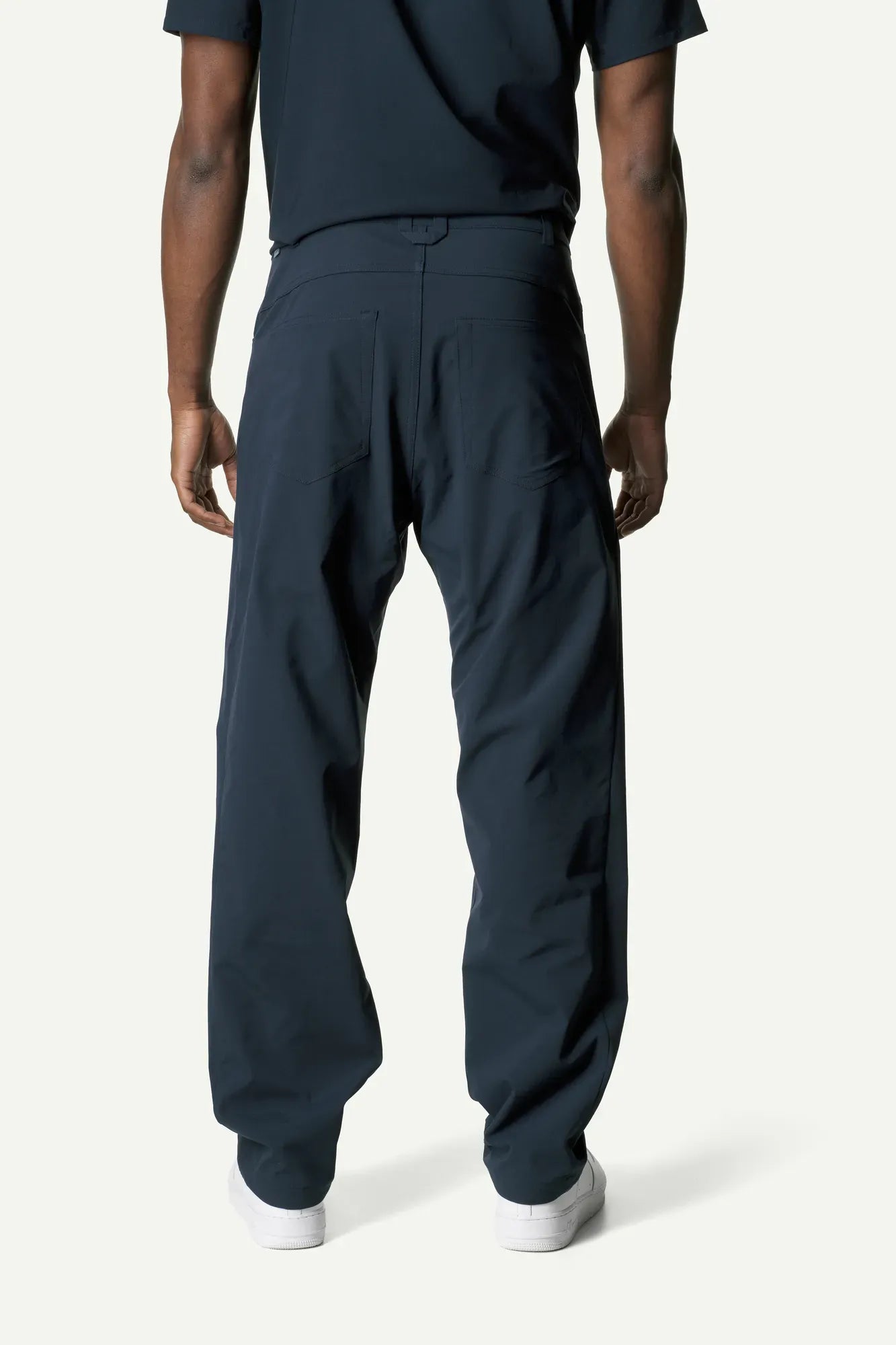 houdini-dock-pants-herren-hose-true-black-recycelt image 7