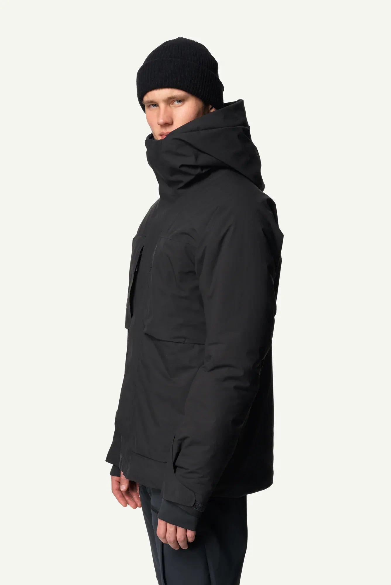 houdini-fall-in-jacket-ii-herren-winterjacke-true-black-primaloft image 5