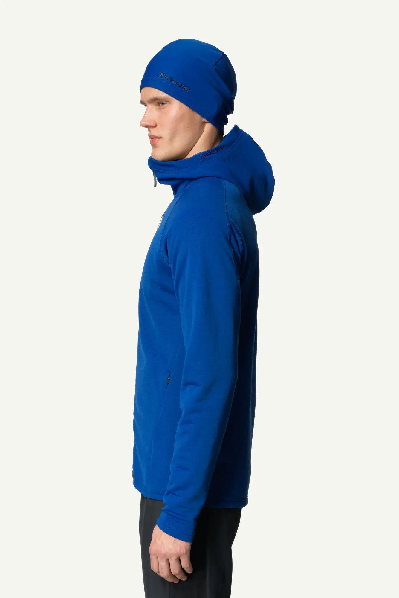 houdini-aero-m-s-aero-houdi-hoodie-true-black-recycelt image 2