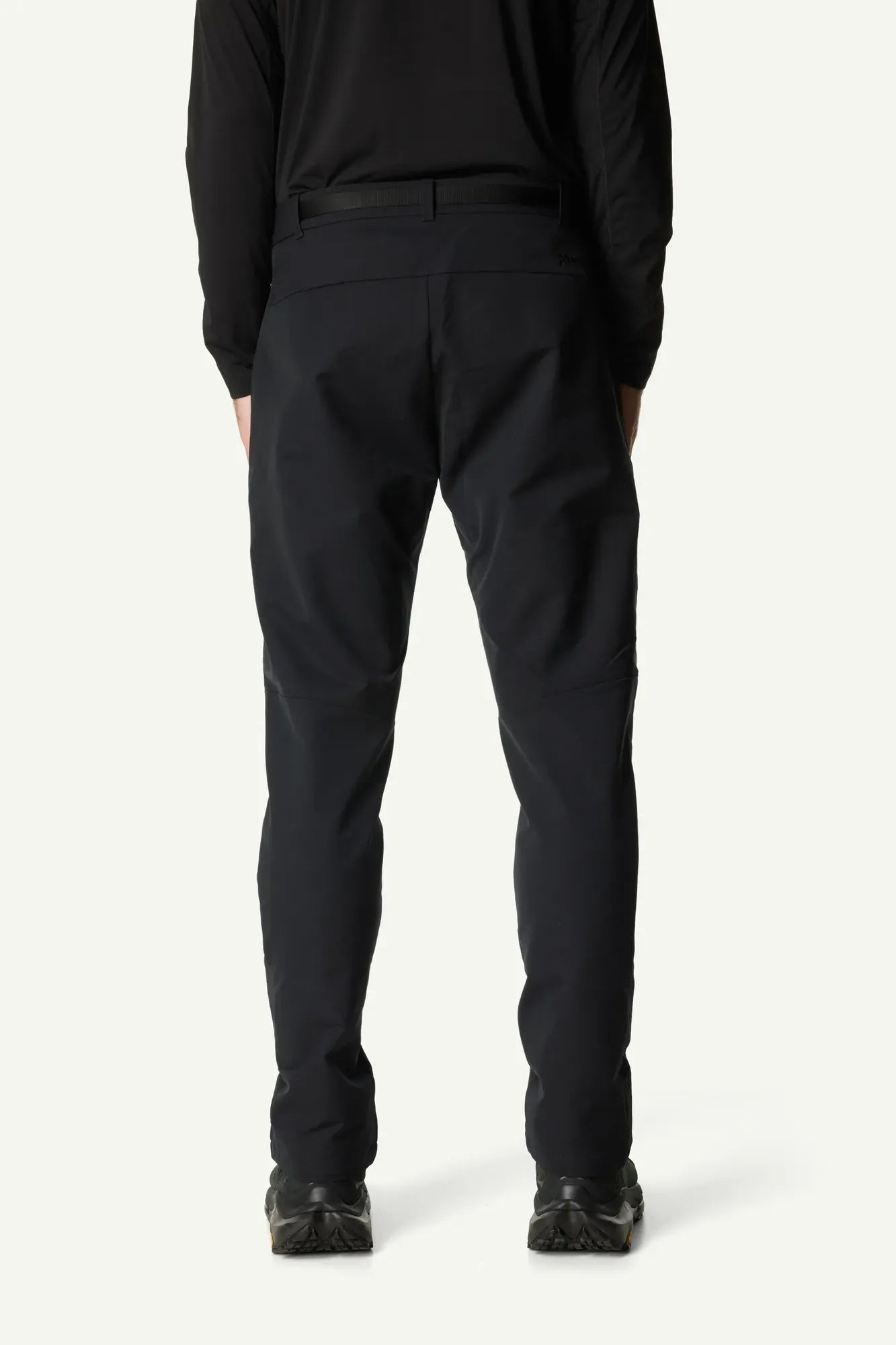 houdini-nomad-tech-pants-herren-true-black-softshell image 7