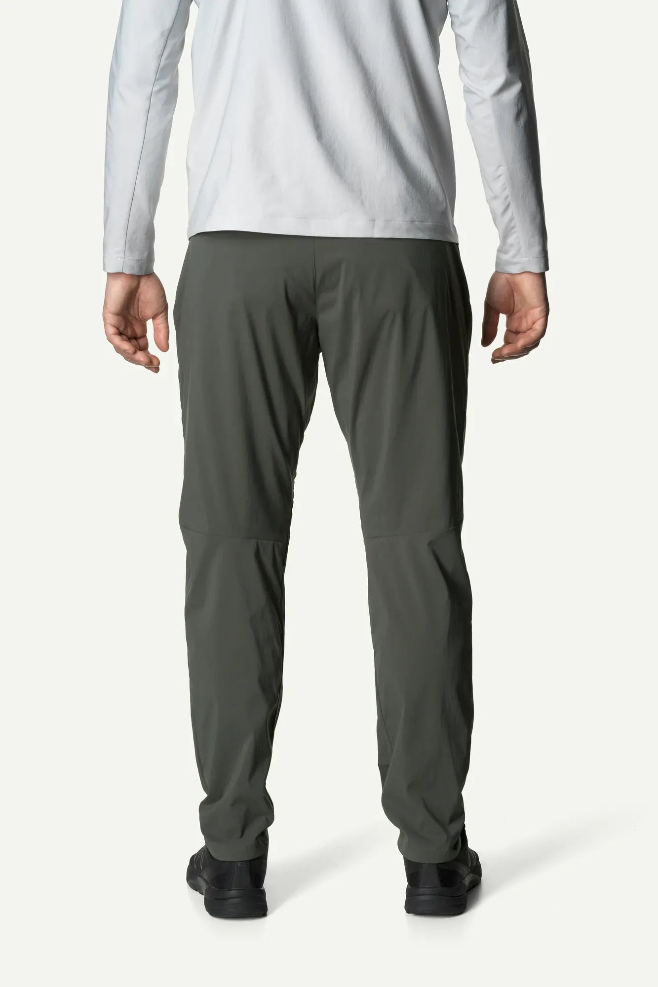 houdini-wadi-pants-herren-sommerhose-baremark-green-leicht image 3