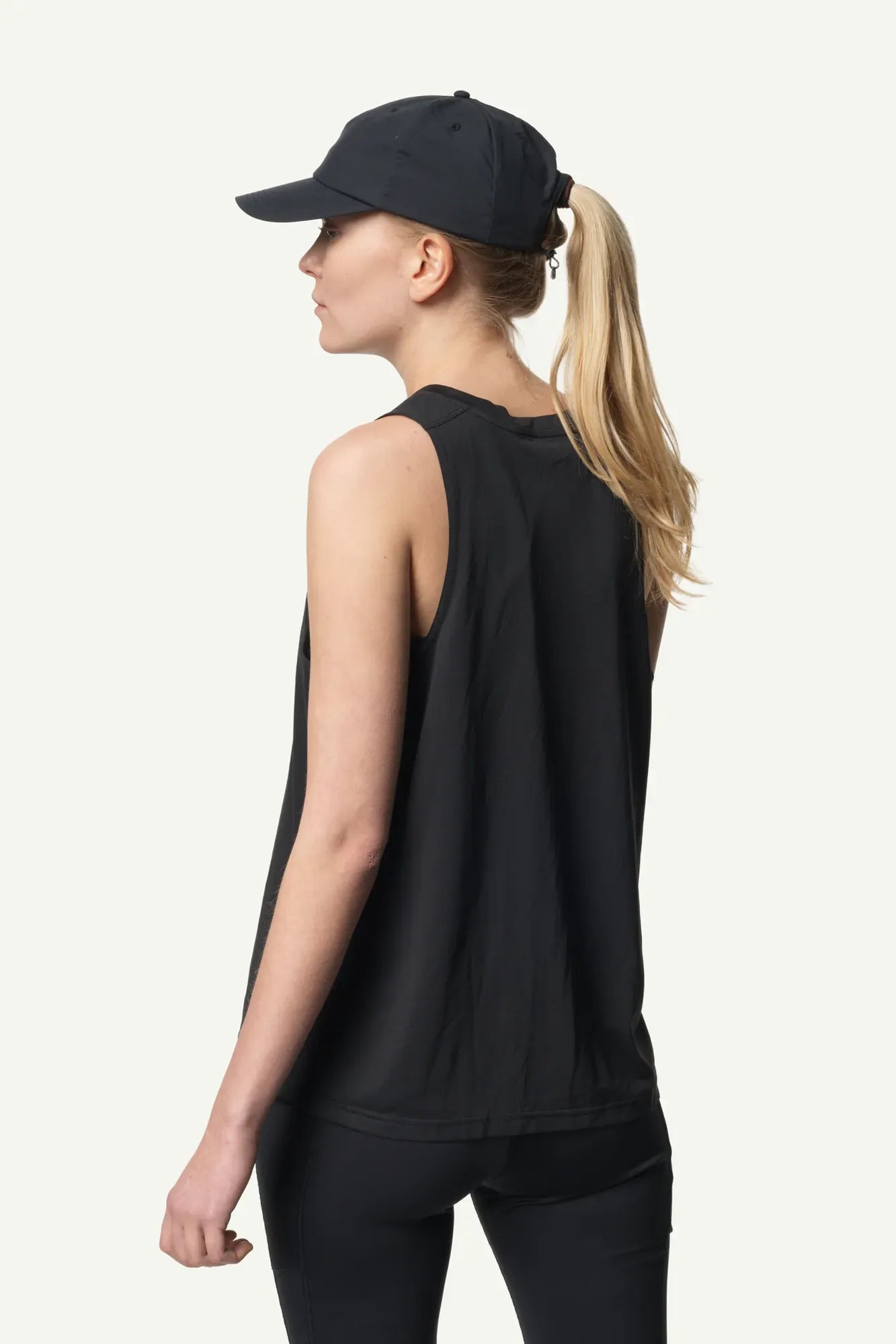 houdini-pace-w-s-air-tank-top-damen-true-black-leicht image 6