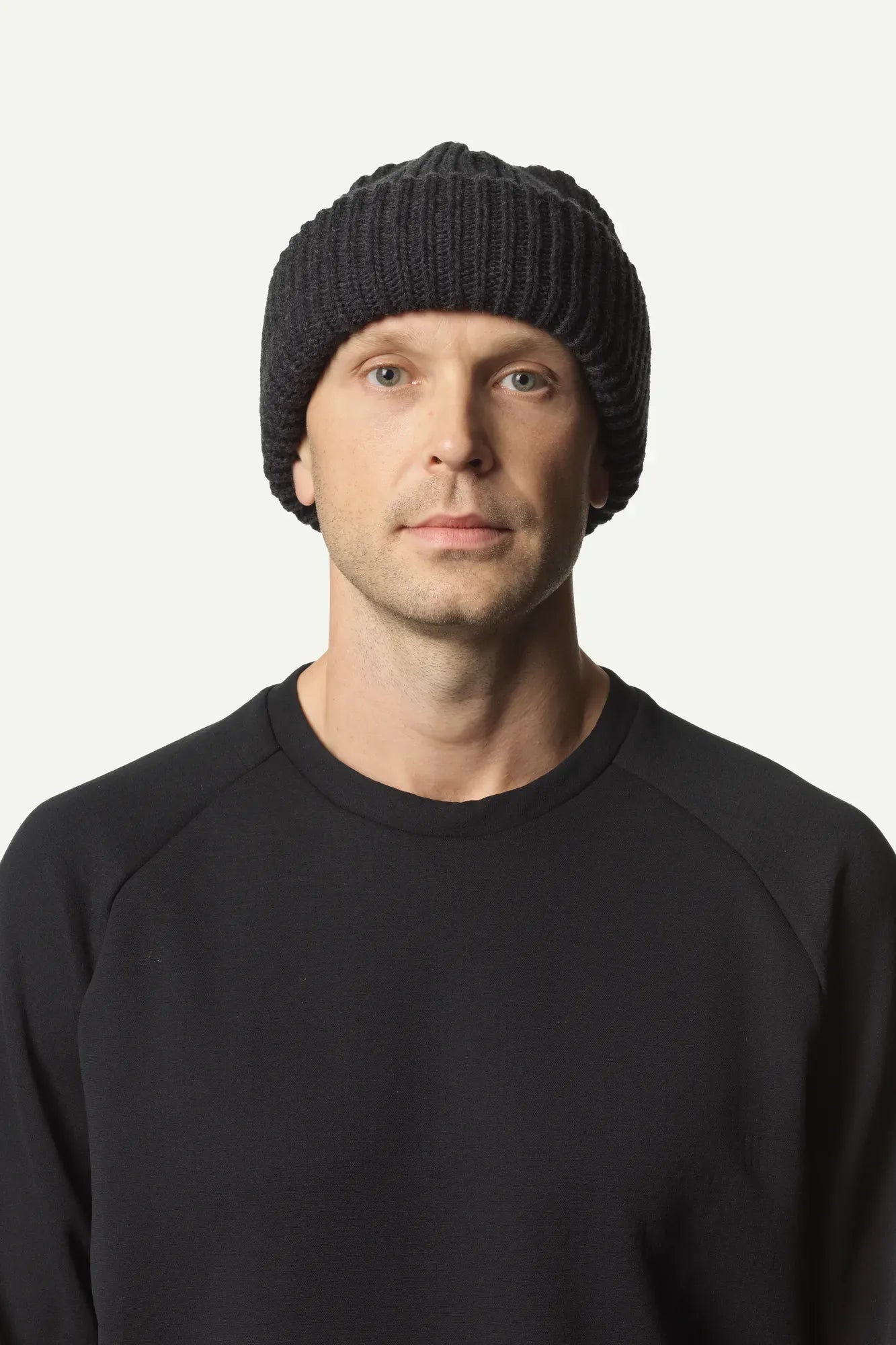houdini-big-hat-wollm-tze-rock-black-lammwolle image 3