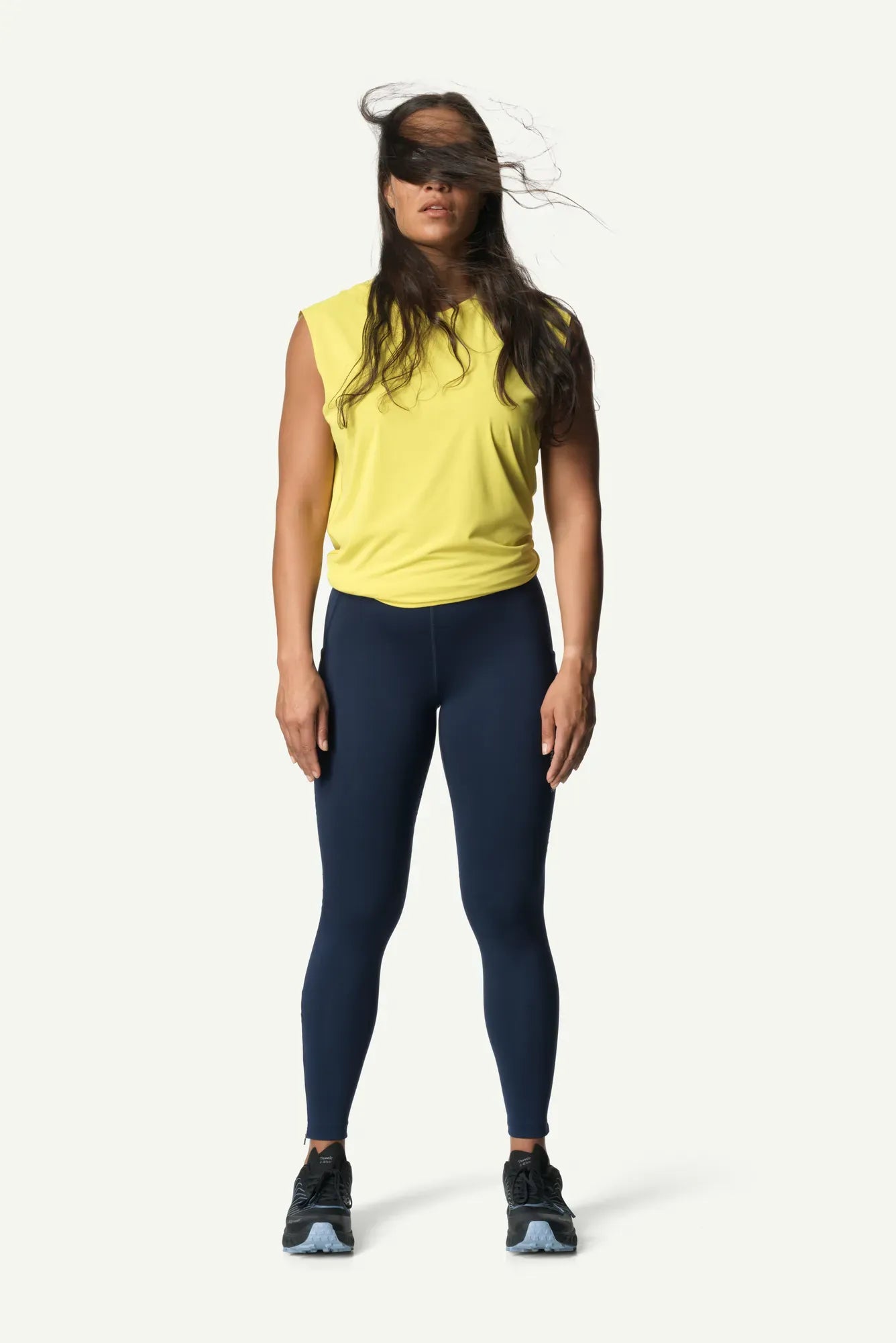 houdini-pace-trail-tights-w-s-lauftights-damen-true-black image 2