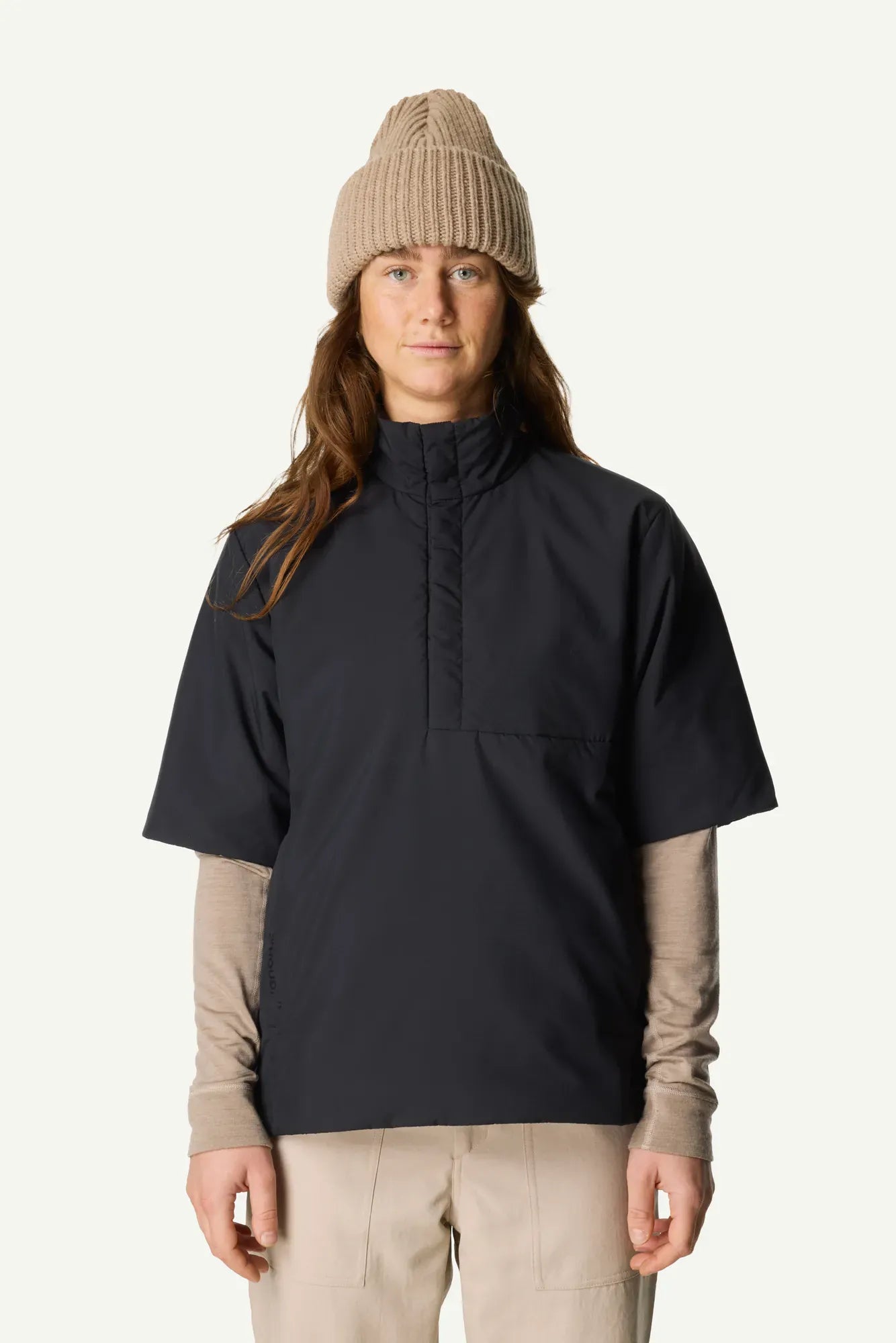 houdini-enfold-tee-t-shirt-isolation-primaloft-true-black image 5