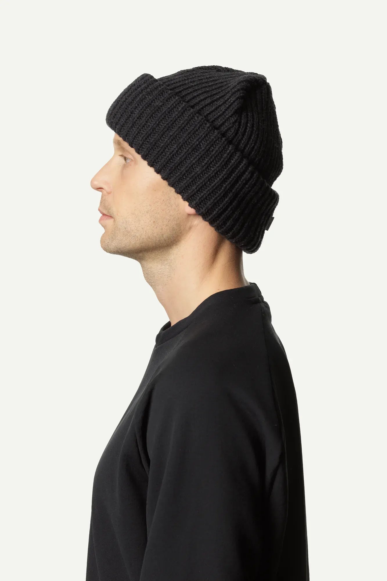 houdini-big-hat-wollm-tze-rock-black-lammwolle image 4