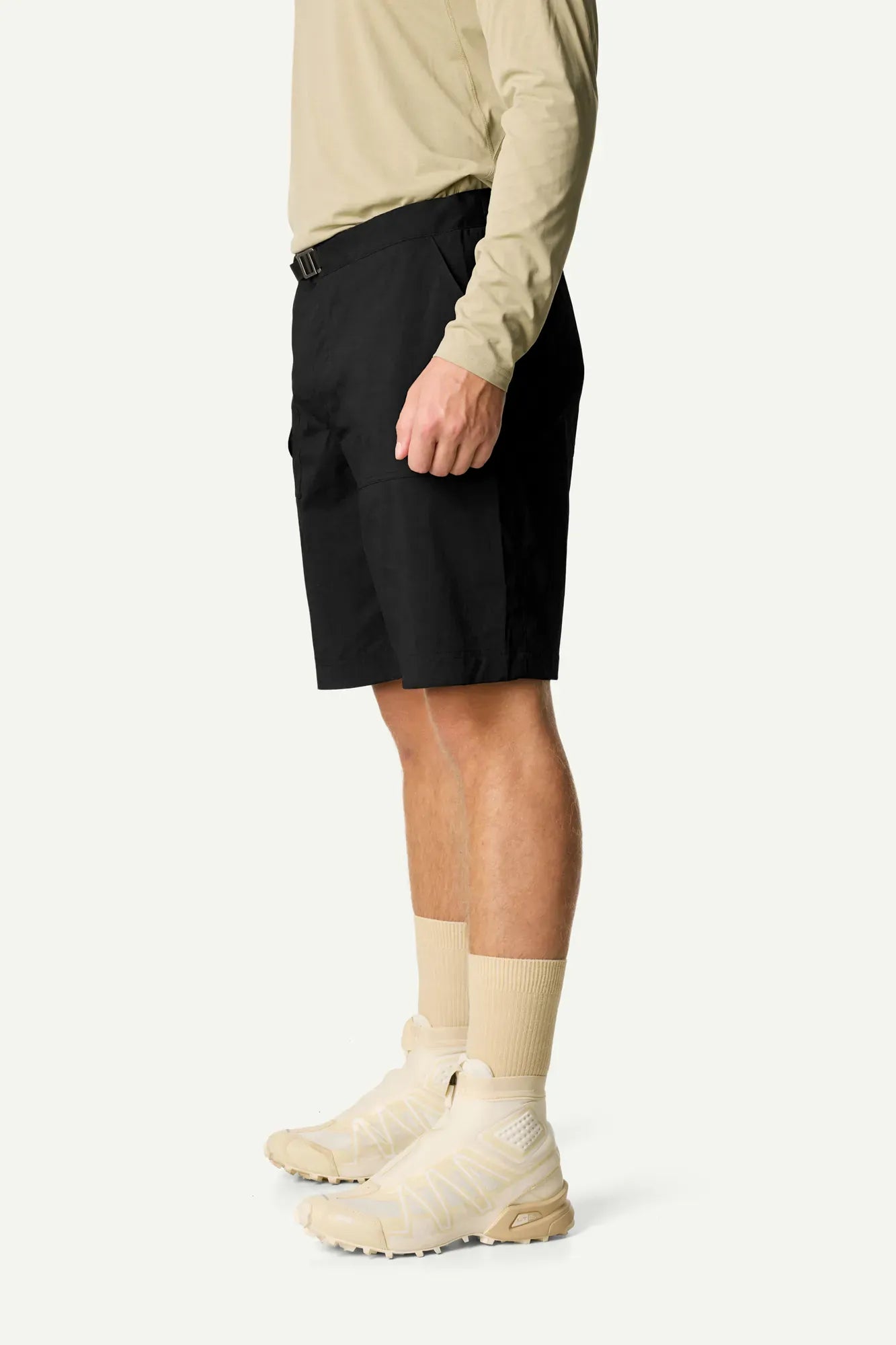 houdini-liquid-chore-shorts-herren-true-black-recycelt image 8