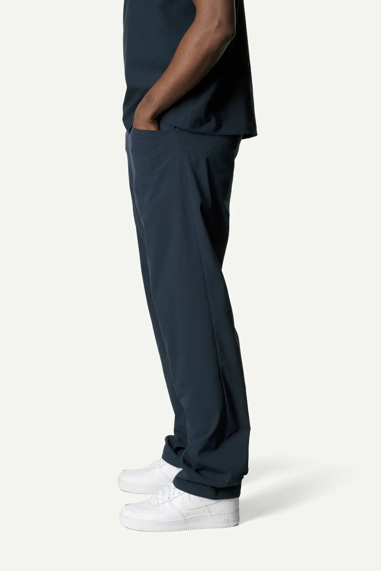 houdini-dock-pants-herren-hose-true-black-recycelt image 6